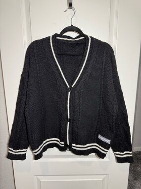 Taylor Swift Black Cardigan Cable Knit V-Neck with White Contrast Trim